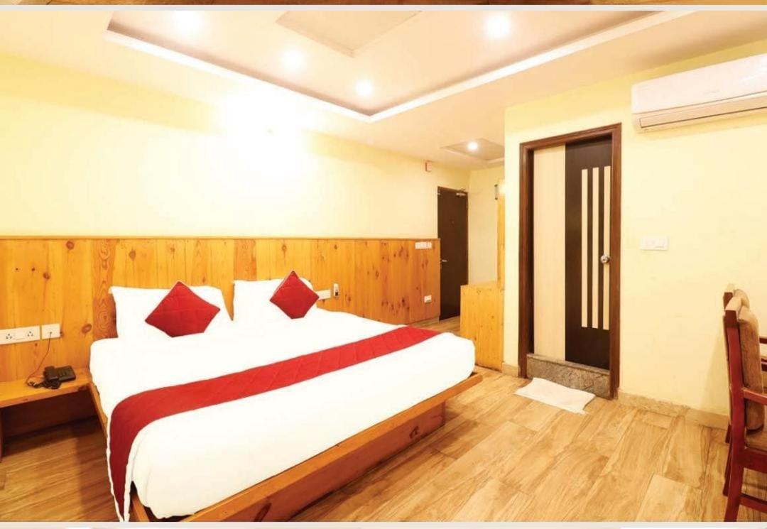 Hotel Royal Orbit Bangalore Exterior foto